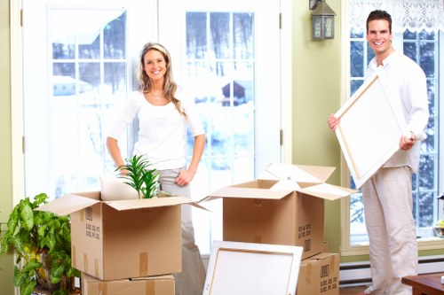 Single-item delivery and furniture collection service in Queens Park